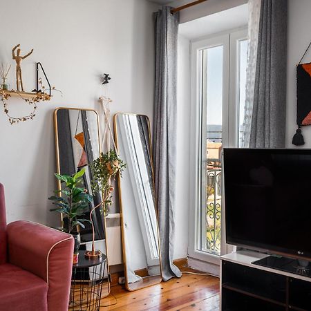 Laval Apartment Mantouki Eksteriør bilde