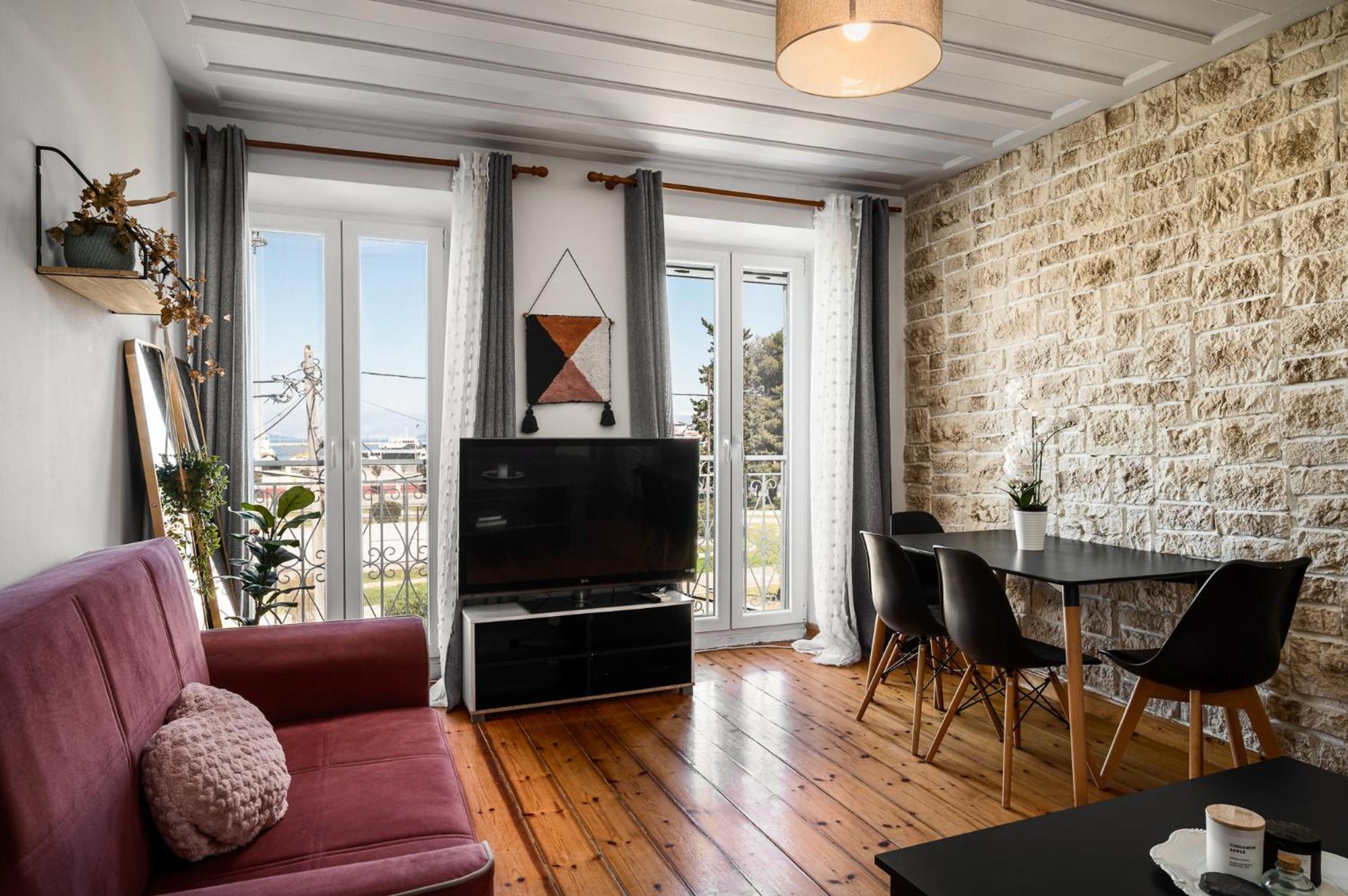Laval Apartment Mantouki Eksteriør bilde