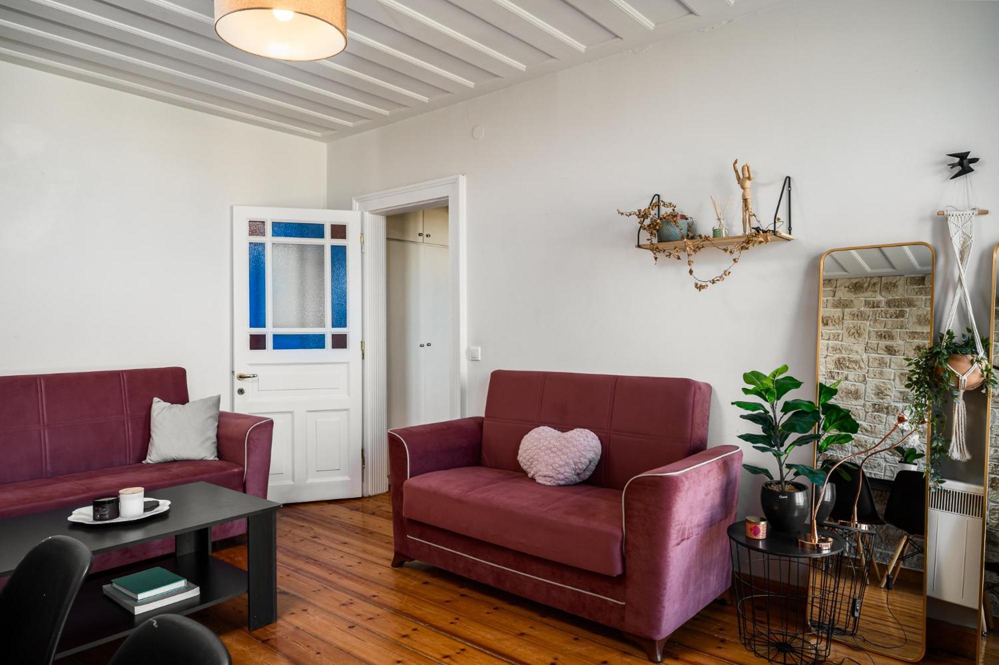 Laval Apartment Mantouki Eksteriør bilde