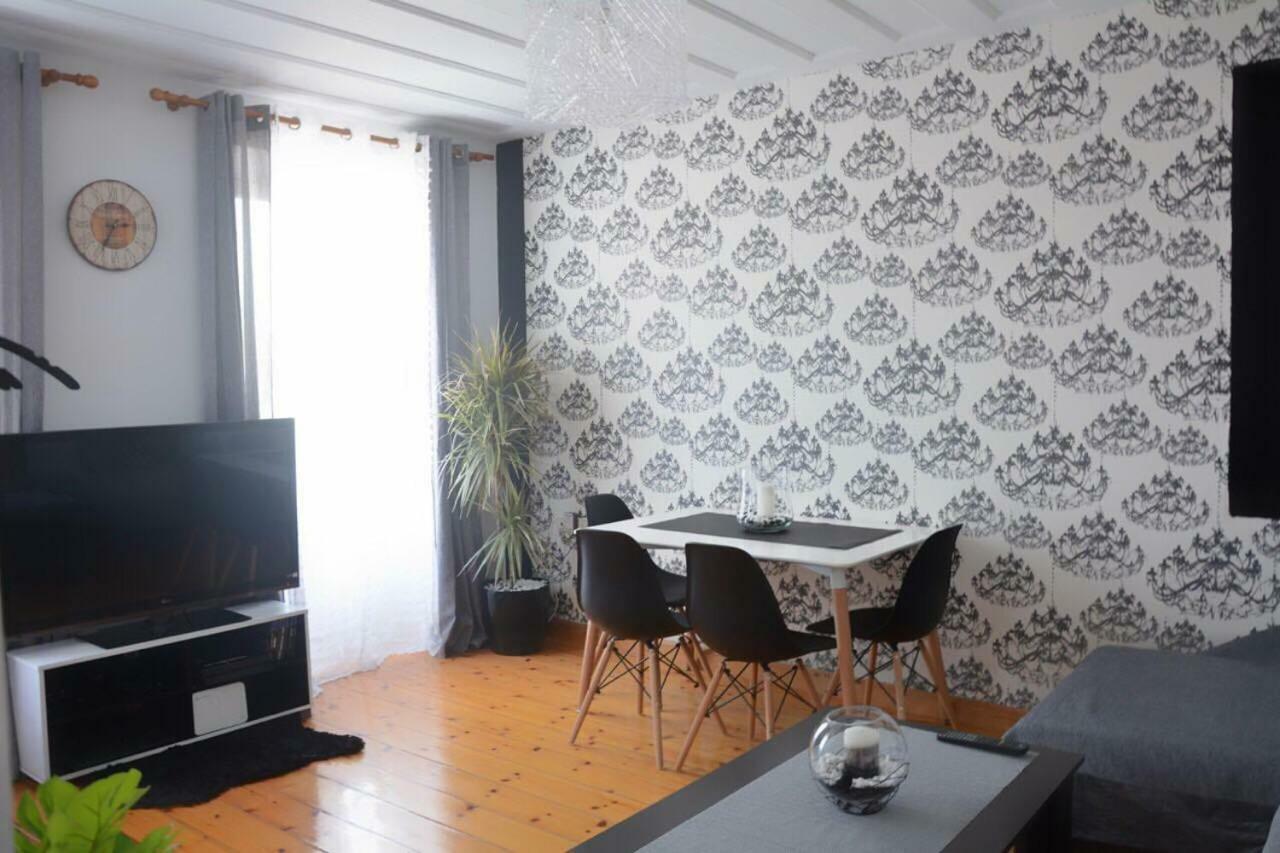 Laval Apartment Mantouki Eksteriør bilde