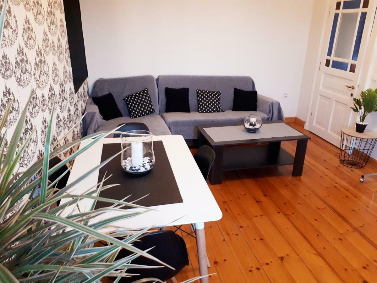 Laval Apartment Mantouki Eksteriør bilde